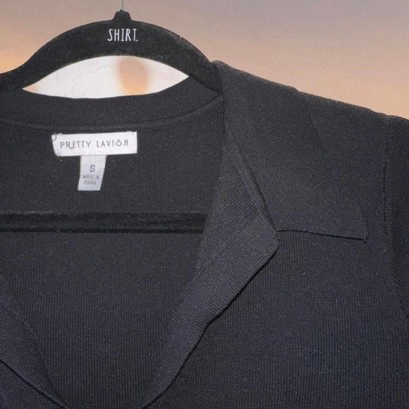 Bell Sleeved Black V-Neck Blouse - Picture 3 of 3